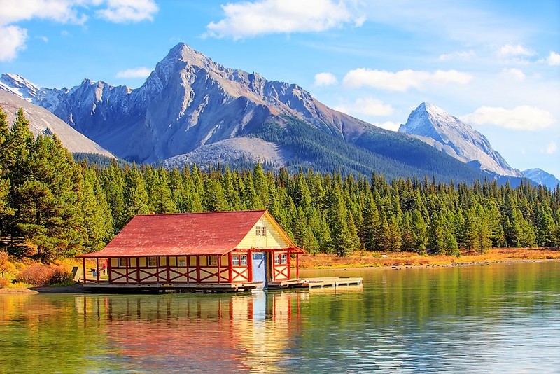 Vous ne devez pas payer de taxe d’habitation si votre bien immobilier est non bâti. Si vous êtes locataire de votre résidence principale, vous êtes redevable de la taxe d’habitation mais pouvez bénéficier d’abattements sous conditions.